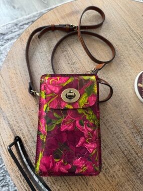 Patricia Nash floral  Crossbody Phone Bag in Fuchsia and Green